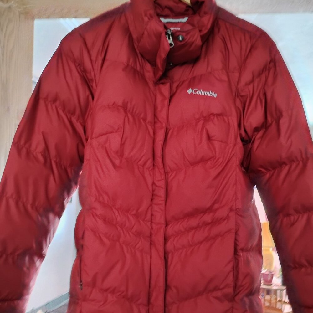 Columbia Red wine women's coat, EUC                           SZ small